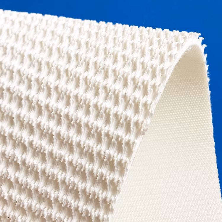 Rough top grip conveyor belt profile